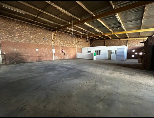 372M² WAREHOUSE TO LET IN KEW